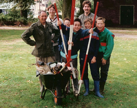 0) 1991 Henk van Uunen met de Golda jeugd (foto 2097) (78K)